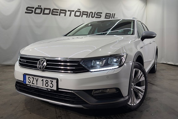 Volkswagen Passat Alltrack 2 of 5