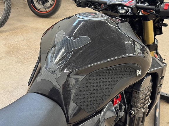 Kawasaki Z1000 | Akrapovic | Lågmil | Rizoma | 126hk 9 of 16