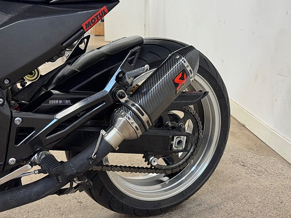 Kawasaki Z1000 | Akrapovic | Lågmil | Rizoma | 126hk 7 of 16