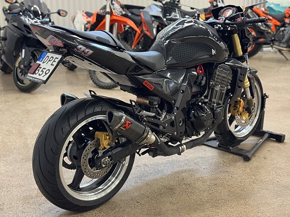 Kawasaki Z1000 | Akrapovic | Lågmil | Rizoma | 126hk 4 of 5