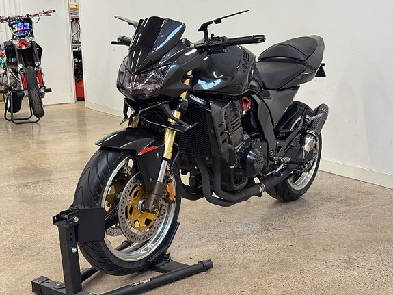 Kawasaki Z1000 | Akrapovic | Lågmil | Rizoma | 126hk 5 of 5