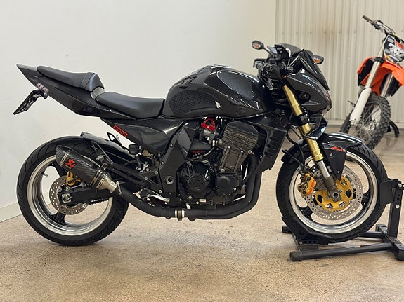 Kawasaki Z1000 | Akrapovic | Lågmil | Rizoma | 126hk 3 of 5