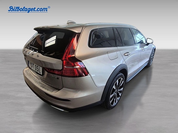 Volvo V60 Cross Country 5 of 5