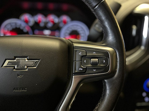 Chevrolet Silverado 1500 11 of 21