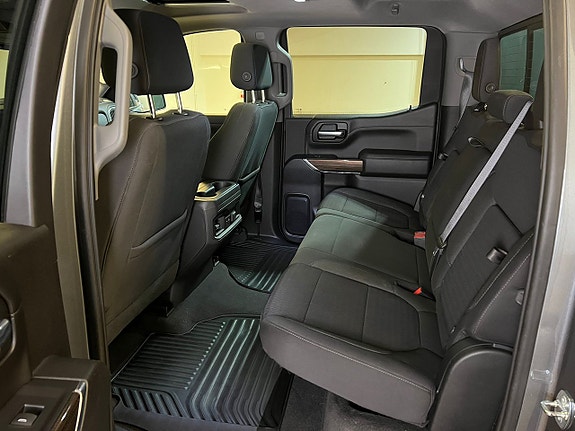 Chevrolet Silverado 1500 16 of 21