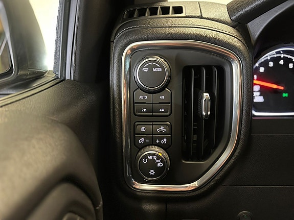 Chevrolet Silverado 1500 17 of 21