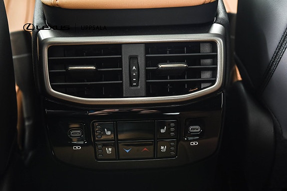 Lexus RX450h+ 10 of 20