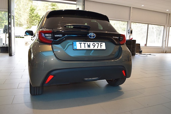 Toyota Yaris 3 of 5