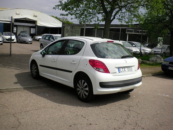 Peugeot 207 8 of 11