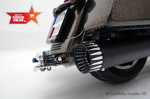 Harley-Davidson Street Glide Special *FLHXS* 13 of 28