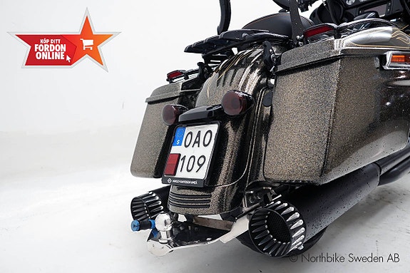 Harley-Davidson Street Glide Special *FLHXS* 15 of 28
