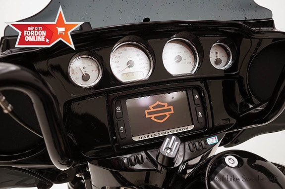 Harley-Davidson Street Glide Special *FLHXS* 26 of 28