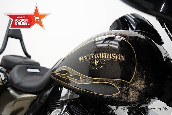 Harley-Davidson Street Glide Special *FLHXS* 7 of 28