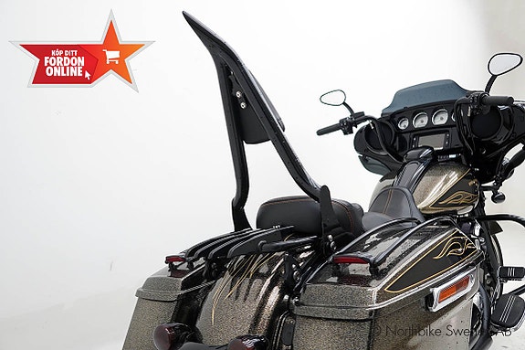 Harley-Davidson Street Glide Special *FLHXS* 14 of 28