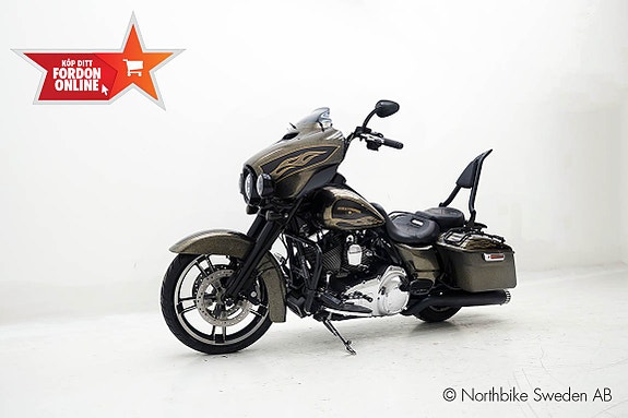 Harley-Davidson Street Glide Special *FLHXS* 19 of 28