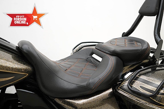 Harley-Davidson Street Glide Special *FLHXS* 8 of 28