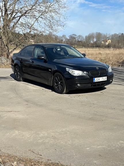 BMW 523i 5 of 5