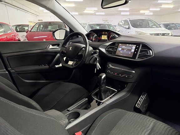 Peugeot 308 11 of 17