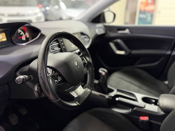 Peugeot 308 16 of 17