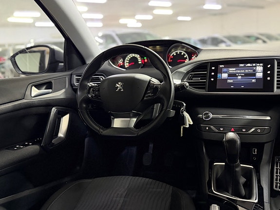 Peugeot 308 14 of 17