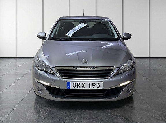 Peugeot 308 2 of 5