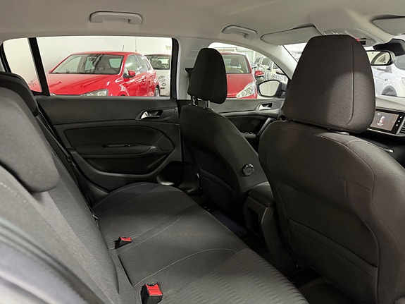Peugeot 308 17 of 17