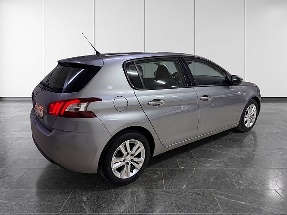 Peugeot 308 4 of 5