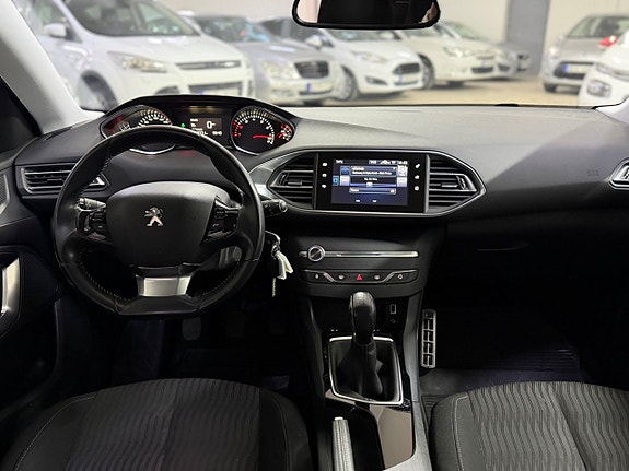 Peugeot 308 10 of 17