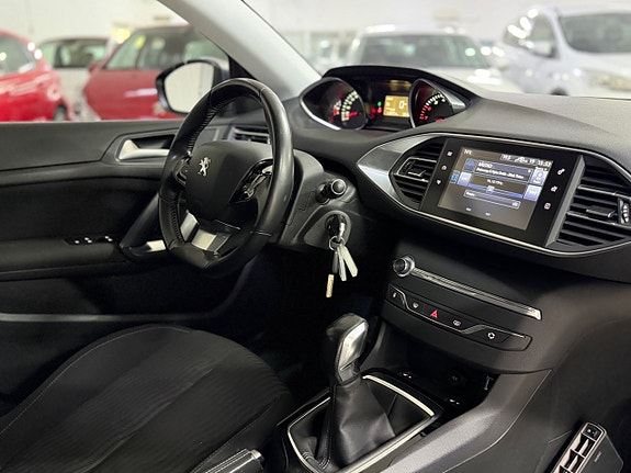 Peugeot 308 13 of 17