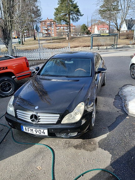 Mercedes-Benz CLS350 3 of 4