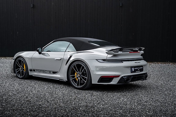 Porsche 911 3 of 5