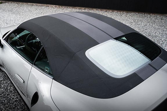Porsche 911 4 of 5