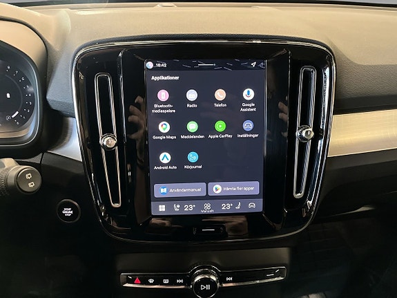 Volvo XC40 14 of 16