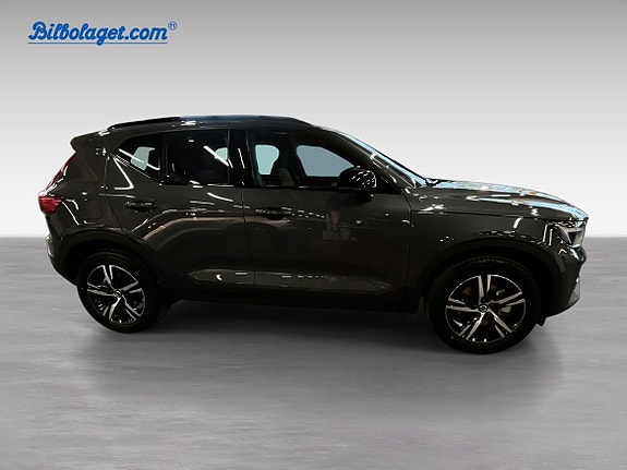Volvo XC40 5 of 16