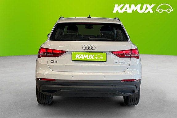 Audi Q3 5 of 5