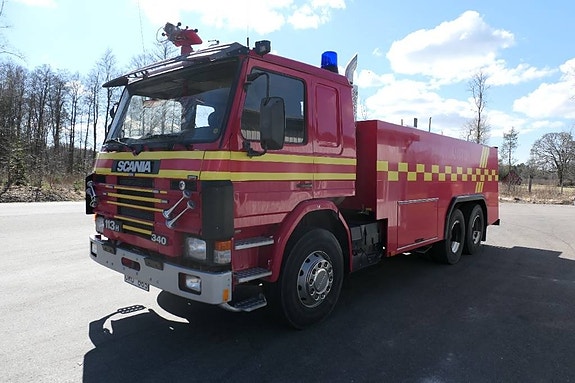 Scania P 113 HL 6x2 42