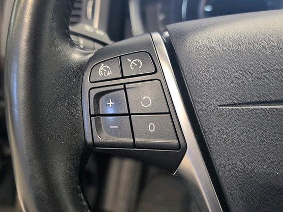 Volvo V60 Cross Country 10 of 16
