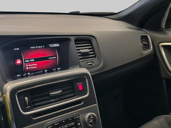 Volvo V60 Cross Country 14 of 16