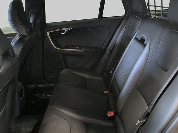 Volvo V60 Cross Country 9 of 16