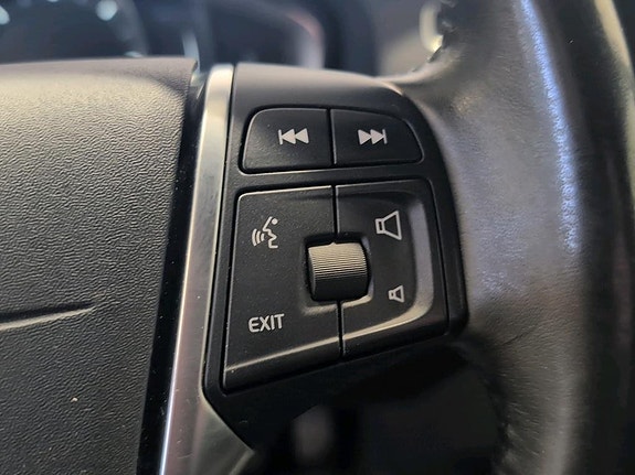 Volvo V60 Cross Country 11 of 16