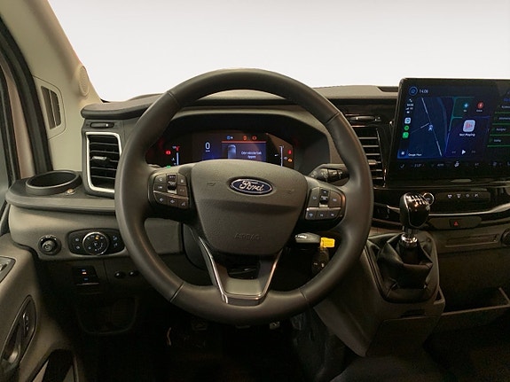 Ford Transit 9 of 17