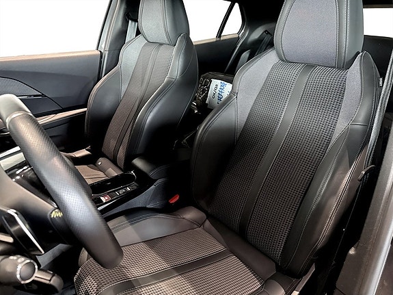 Peugeot 2008 7 of 15