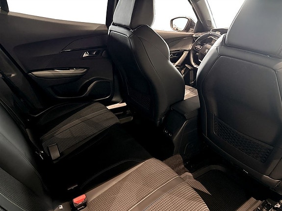 Peugeot 2008 8 of 15