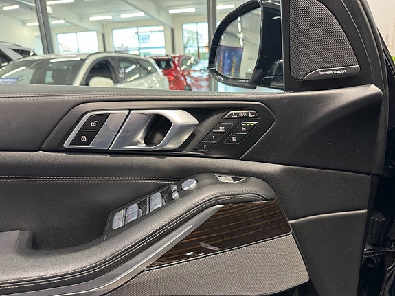 BMW X7 16 of 23
