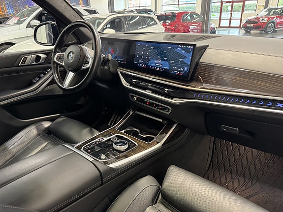 BMW X7 9 of 23