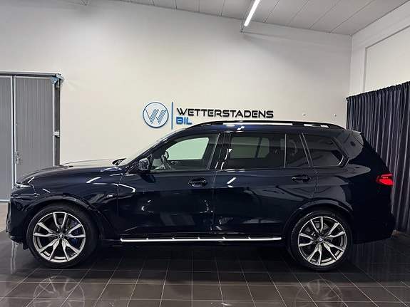 BMW X7 2 of 5
