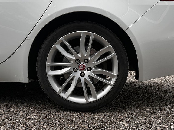 Jaguar XF 14 of 14