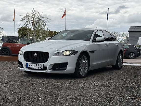 Jaguar XF 6 of 14