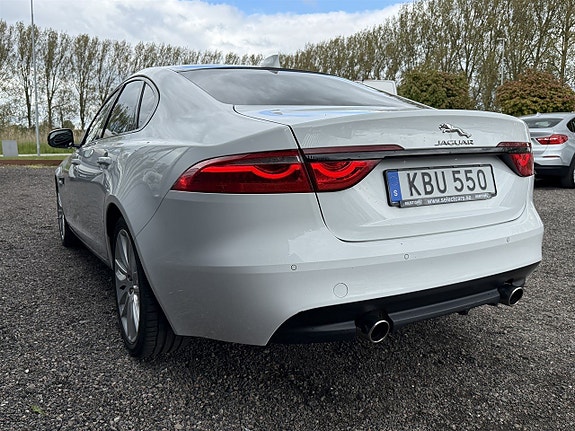 Jaguar XF 5 of 14