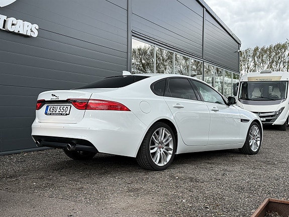 Jaguar XF 3 of 14